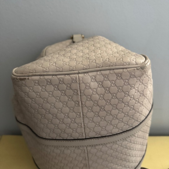 Gucci Microguccissima Leather Boston Bag – Ivory – Authentic w/ Strap & Dust Bag - Picture 12 of 13